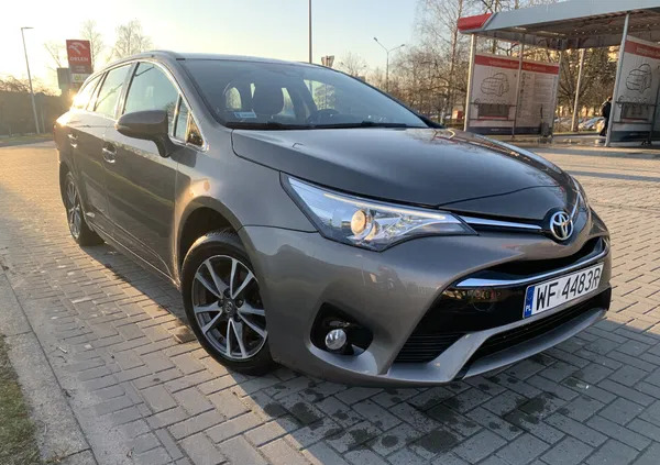 toyota avensis świętokrzyskie Toyota Avensis cena 61900 przebieg: 121000, rok produkcji 2018 z Kielce